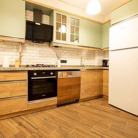 Appartamento Spacious And Comfy 2Br In The Heart Of Cihangir Provincia di Provincia di Istanbul Esterno foto