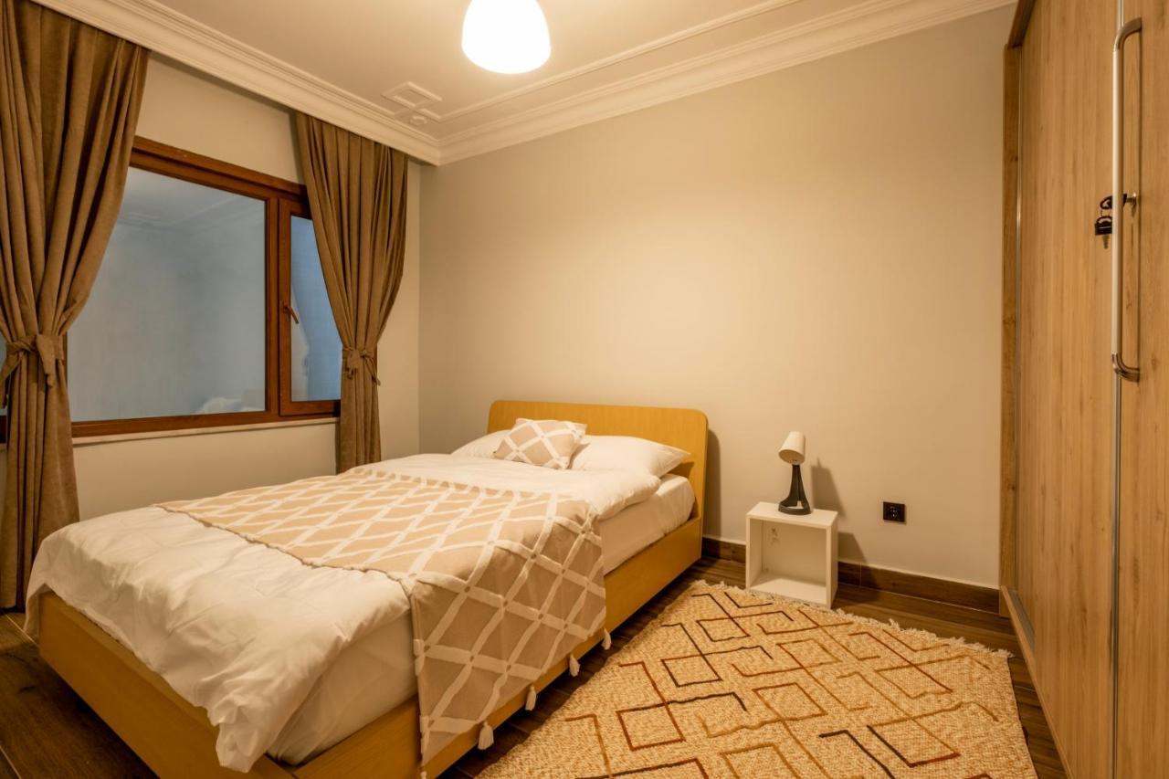 Appartamento Spacious And Comfy 2Br In The Heart Of Cihangir Provincia di Provincia di Istanbul Esterno foto