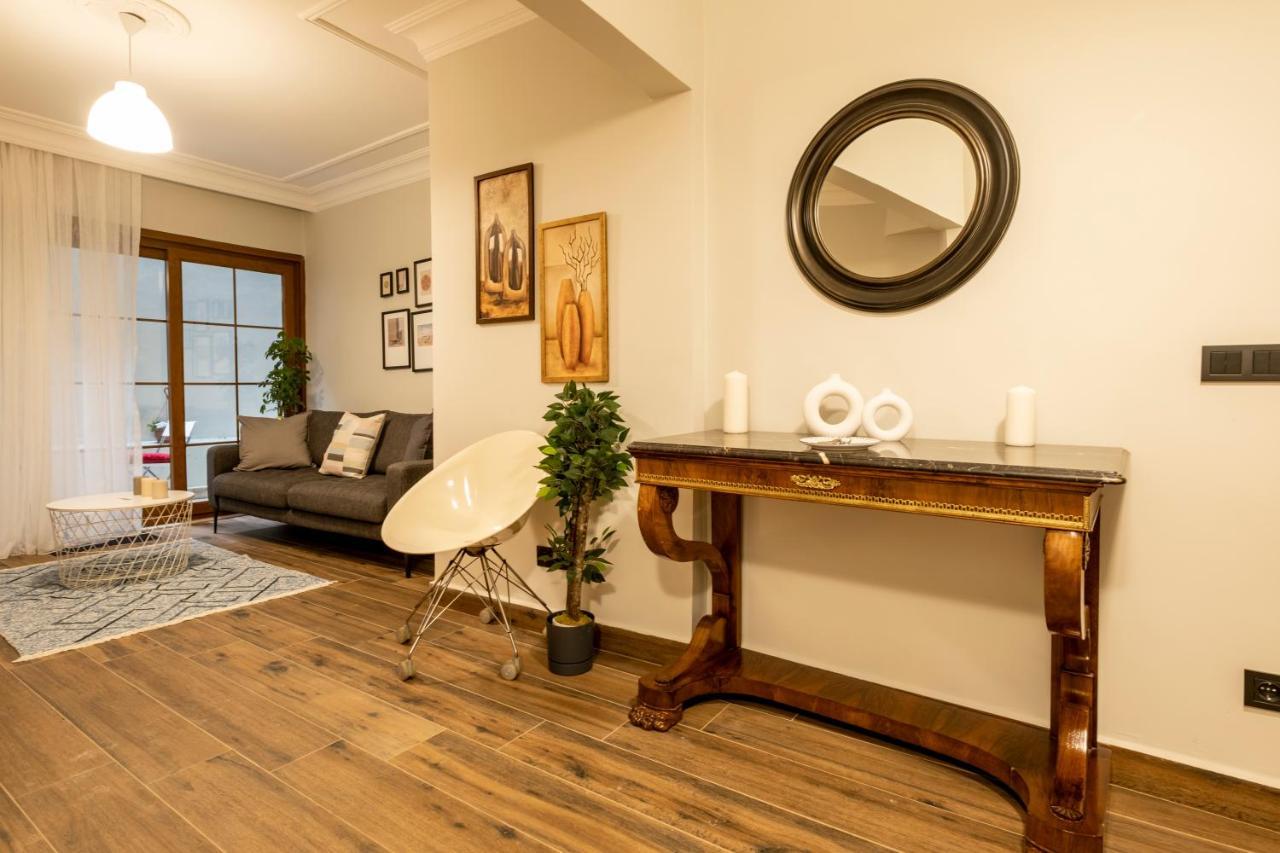 Appartamento Spacious And Comfy 2Br In The Heart Of Cihangir Provincia di Provincia di Istanbul Esterno foto
